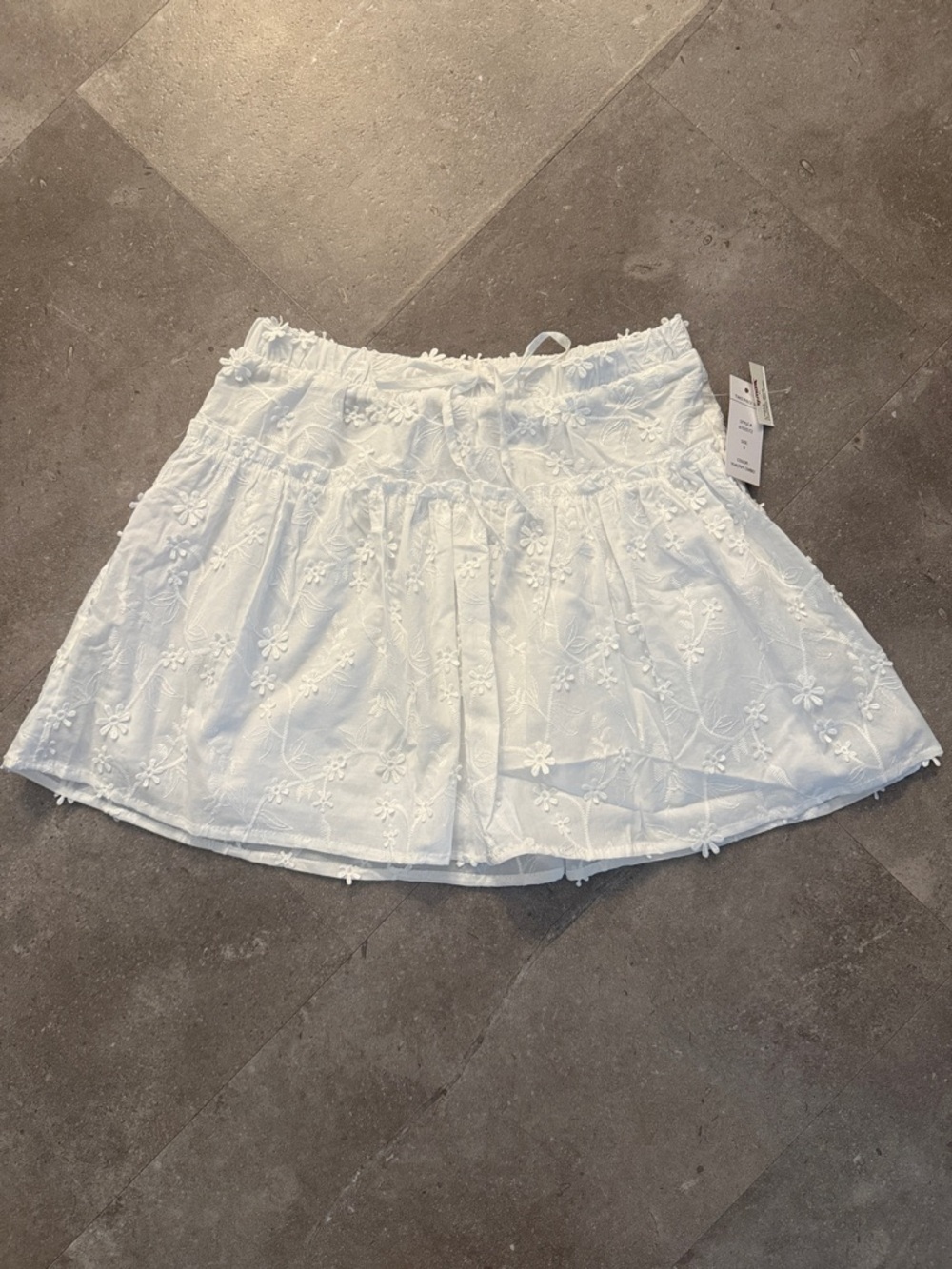 NWT Pink Rose White Floral Embroidered Skirt Size Small
